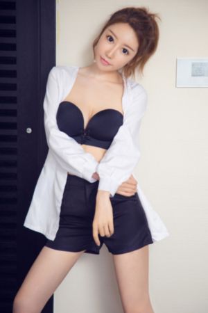 李丽珍不纽扣的女孩