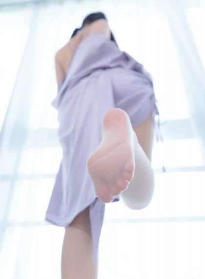 张柏芝承认三胎老公是谢贤