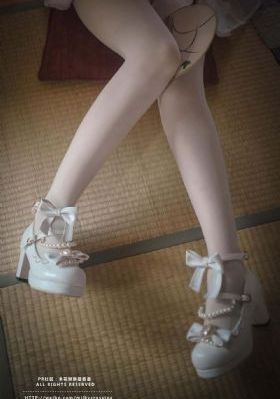 julia一部奶水流出的视频