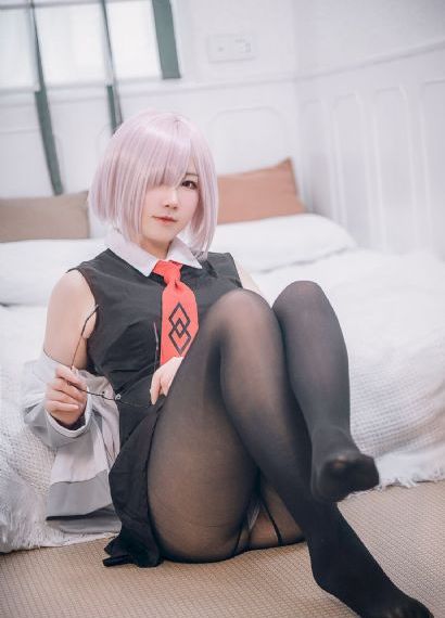 秋霞艳母